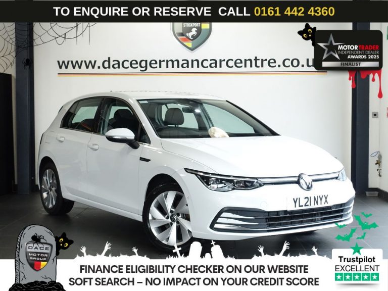 Used 2021 WHITE VOLKSWAGEN GOLF Hatchback 2.0 TDI Style Hatchback 5dr Diesel DSG Euro 6 (s/s) (150 ps) DIESEL (reg. 2021-08-05) (Automatic) for sale in Stockport