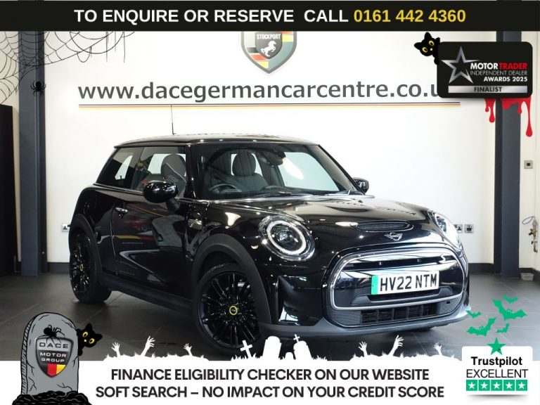 Used 2022 BLACK MINI Electric Hatch Hatchback Cooper SE 32.6kWh Level 2 Hatchback 3dr Electric Auto (184 ps) ELECTRIC (reg. 2022-03-19) (Automatic) for sale in Stockport