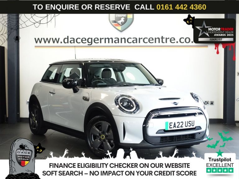 Used 2022 SILVER MINI Electric Hatch Hatchback Cooper SE 32.6kWh Level 1 Hatchback 3dr Electric Auto (184 ps) ELECTRIC (reg. 2022-05-20) (Automatic) for sale in Stockport