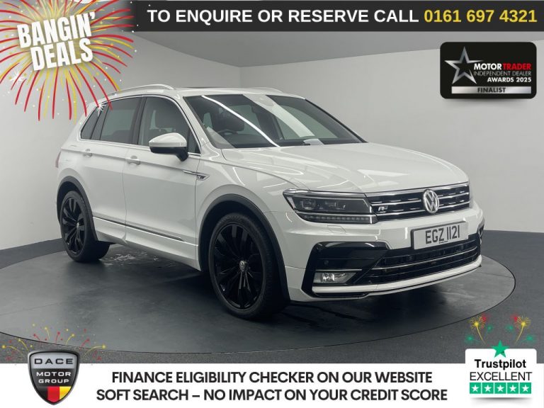 Used 2017 WHITE VOLKSWAGEN TIGUAN SUV 2.0 TDI BlueMotion Tech R-Line SUV 5dr Diesel DSG 4Motion Euro 6 (s/s) (150 ps) DIESEL (reg. 2017-01-05) (Automatic) for sale in Stockport