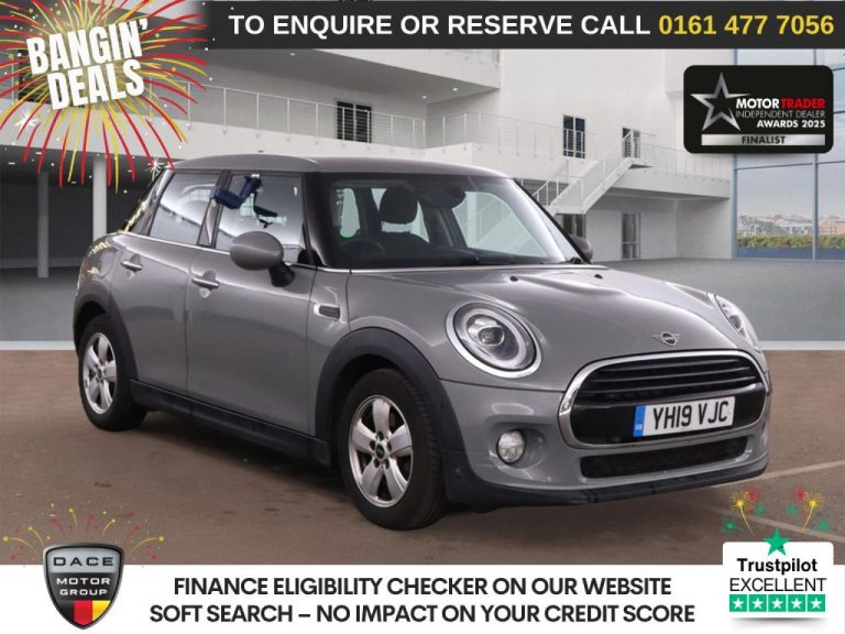 Used 2019 GREY MINI HATCH Hatchback 1.5 Cooper Classic Hatchback 5dr Petrol Steptronic Euro 6 (s/s) (136 ps) PETROL (reg. 2019-03-20) (Automatic) for sale in Stockport