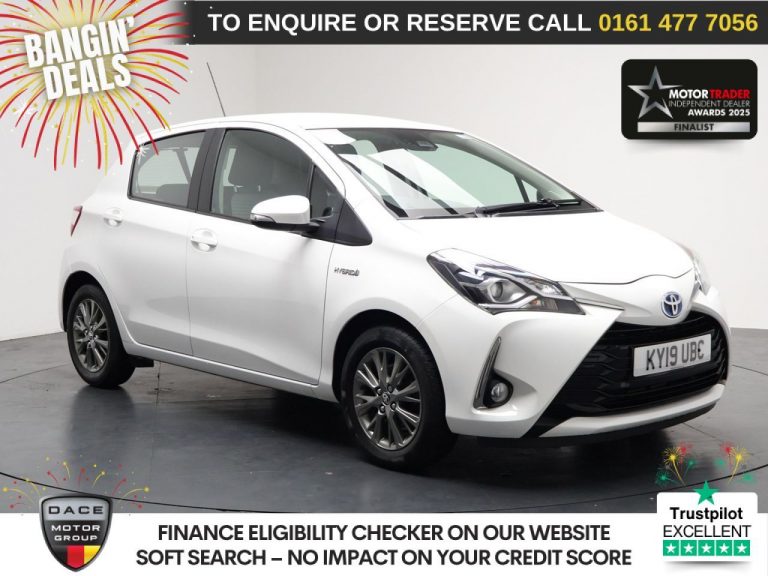 Used 2019 WHITE TOYOTA YARIS Hatchback 1.5 VVT-h Icon Hatchback 5dr Petrol Hybrid E-CVT Euro 6 (s/s) (100 ps) PETROL HYBRID (reg. 2019-03-16) (Automatic) for sale in Stockport