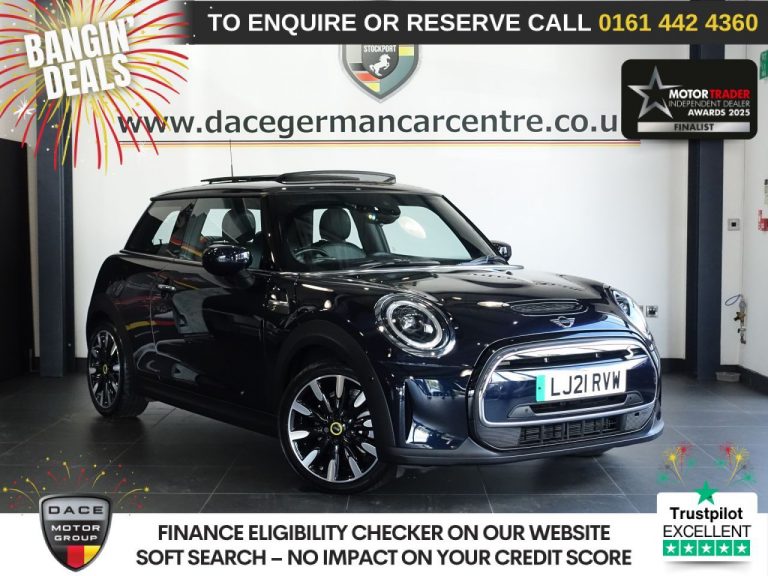 Used 2021 BLACK MINI Electric Hatch Hatchback Cooper SE 32.6kWh Level 3 Hatchback 3dr Electric Auto (184 ps) ELECTRIC (reg. 2021-04-22) (Automatic) for sale in Stockport