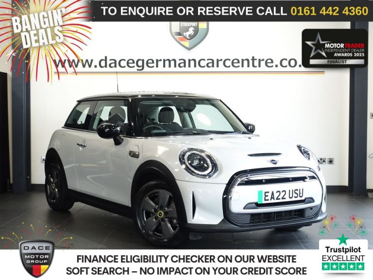 Used 2022 SILVER MINI Electric Hatch Hatchback Cooper SE 32.6kWh Level 1 Hatchback 3dr Electric Auto (184 ps) ELECTRIC (reg. 2022-05-20) (Automatic) for sale in Stockport
