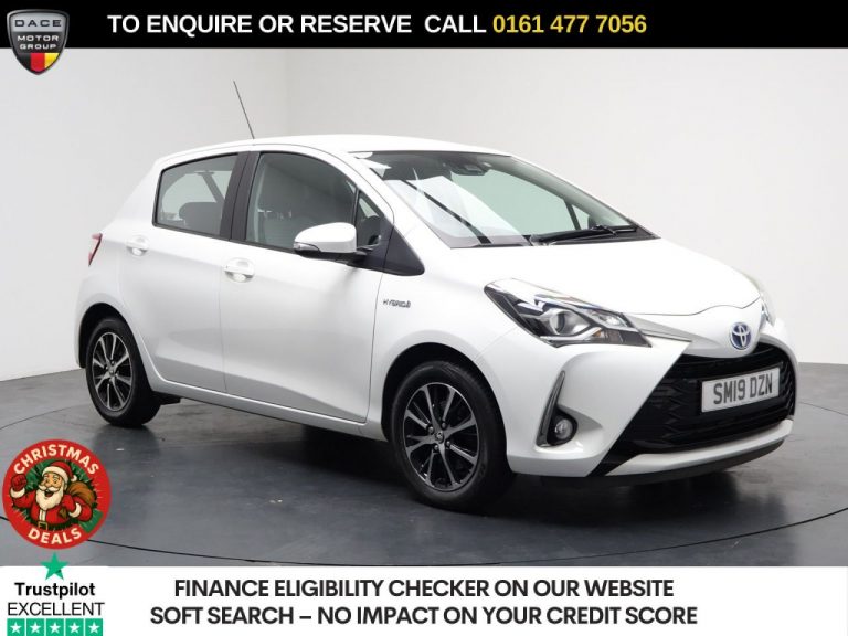 Used 2019 WHITE TOYOTA YARIS Hatchback 1.5 VVT-h Icon Tech Hatchback 5dr Petrol Hybrid E-CVT Euro 6 (s/s) (100 ps) PETROL HYBRID (reg. 2019-06-26) (Automatic) for sale in Stockport