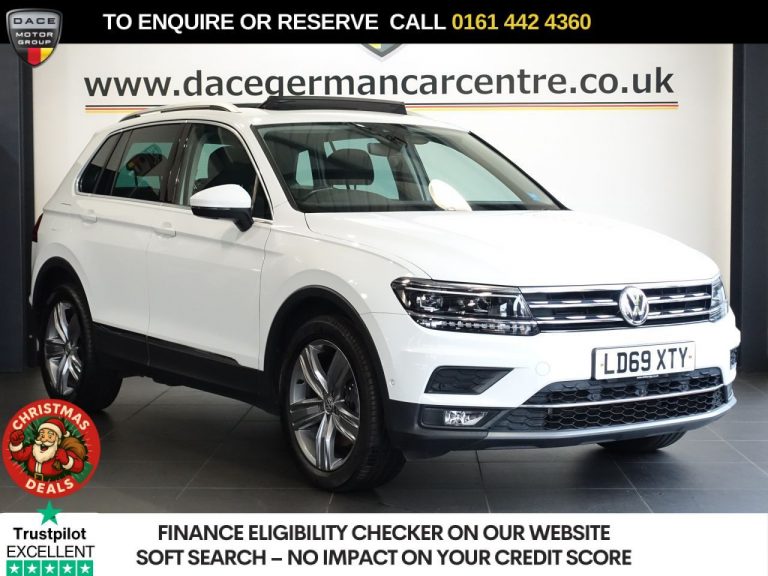 Used 2019 WHITE VOLKSWAGEN TIGUAN SUV 2.0 TSI SEL SUV 5dr Petrol DSG 4Motion Euro 6 (s/s) (190 ps) PETROL (reg. 2019-10-25) (Automatic) for sale in Stockport