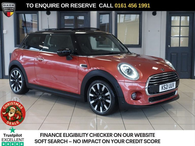 Used 2021 RED MINI HATCH Hatchback 1.5 Cooper Exclusive Hatchback 3dr Petrol Steptronic Euro 6 (s/s) (136 ps) PETROL (reg. 2021-06-04) (Automatic) for sale in Stockport