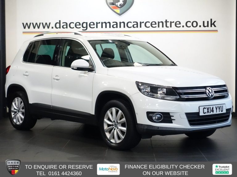 Used 2014 WHITE VOLKSWAGEN TIGUAN SUV 2.0 TDI BlueMotion Tech Match SUV 5dr Diesel DSG 4WD Euro 5 (s/s) (140 ps) DIESEL (reg. 2014-08-01) (Automatic) for sale in Stockport