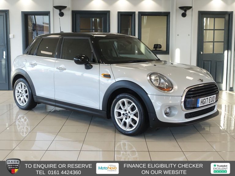 Used 2017 SILVER MINI HATCH Hatchback 1.5 Cooper Hatchback 5dr Petrol Auto Euro 6 (s/s) (136 ps) PETROL (reg. 2017-05-20) (Automatic) for sale in Stockport