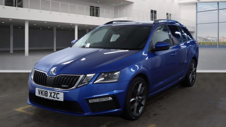 Used 2018 BLUE SKODA OCTAVIA Estate 2.0 TDI vRS Estate 5dr Diesel DSG 4WD Euro 6 (s/s) (184 ps) DIESEL (reg. 2018-05-30) (Automatic) for sale in Stockport