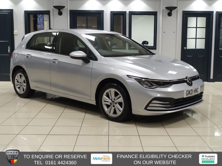 Used 2021 SILVER VOLKSWAGEN GOLF Hatchback 2.0 TDI Life Hatchback 5dr Diesel DSG Euro 6 (s/s) (115 ps) DIESEL (reg. 2021-06-11) (Automatic) for sale in Stockport