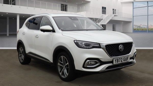 Used 2022 WHITE MG MG HS SUV 1.5 T-GDI 16.6kWh Exclusive SUV 5dr Petrol Plug-in Hybrid Auto Euro 6 (s/s) (258 ps) PETROL PLUG-IN HYBRID (reg. 2022-12-22) (Automatic) for sale in Stockport