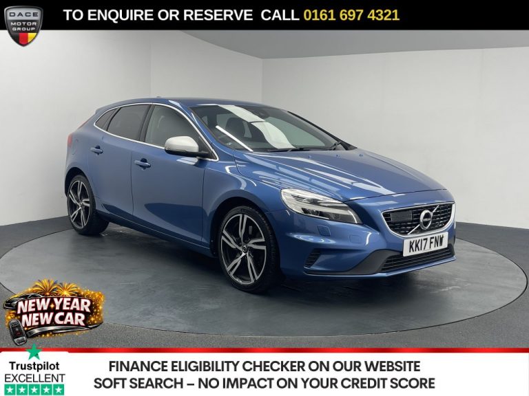 Used 2017 BLUE VOLVO V40 Hatchback 1.5 T2 R-Design Pro Hatchback 5dr Petrol Auto Euro 6 (s/s) (122 ps) PETROL (reg. 2017-07-20) (Automatic) for sale in Stockport