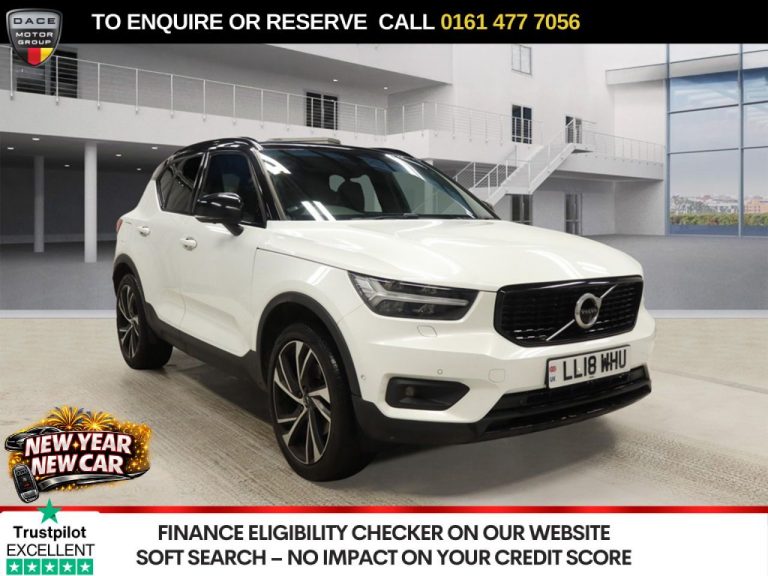 Used 2018 WHITE VOLVO XC40 SUV 2.0 T5 R-Design SUV 5dr Petrol Auto AWD Euro 6 (s/s) (247 ps) PETROL (reg. 2018-06-26) (Automatic) for sale in Stockport
