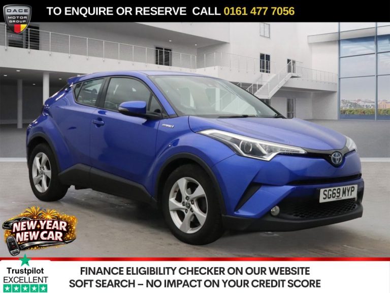 Used 2019 BLUE TOYOTA C-HR SUV 1.8 VVT-h Icon SUV 5dr Petrol Hybrid CVT Euro 6 (s/s) (122 ps) PETROL HYBRID (reg. 2019-09-23) (Automatic) for sale in Stockport