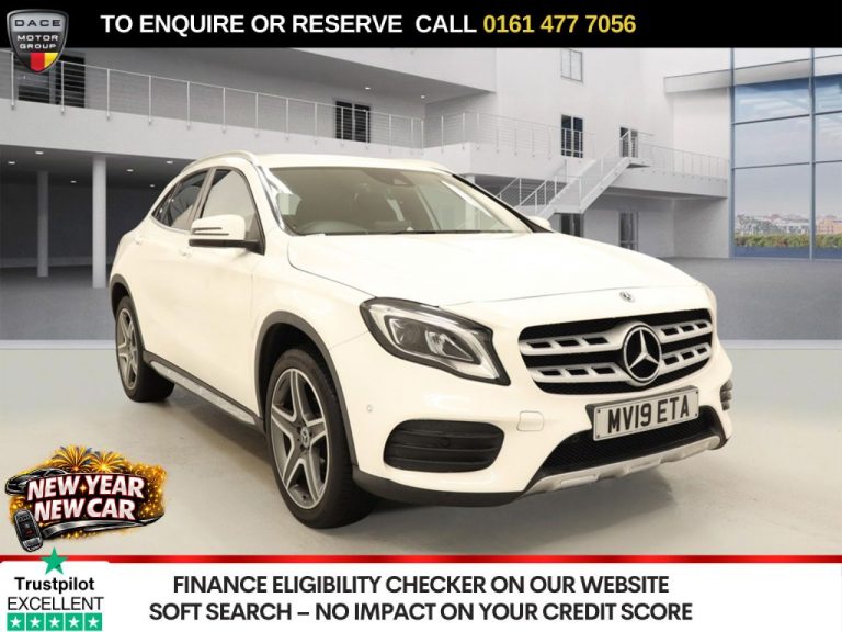 Used 2019 WHITE MERCEDES-BENZ GLA SUV 2.1 GLA200d AMG Line (Premium) SUV 5dr Diesel 7G-DCT 4MATIC Euro 6 (s/s) (136 ps) DIESEL (reg. 2019-03-02) (Automatic) for sale in Stockport