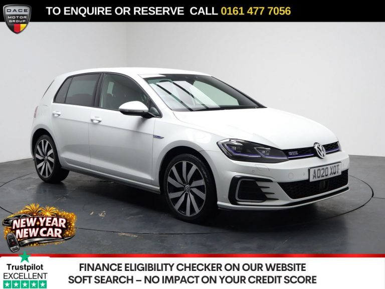 Used 2020 WHITE VOLKSWAGEN GOLF Hatchback 1.4 TSI 8.7kWh GTE Advance Hatchback 5dr Petrol Plug-in Hybrid DSG Euro 6 (s/s) (204 ps) PETROL PLUG-IN HYBRID (reg. 2020-07-31) (Automatic) for sale in Stockport