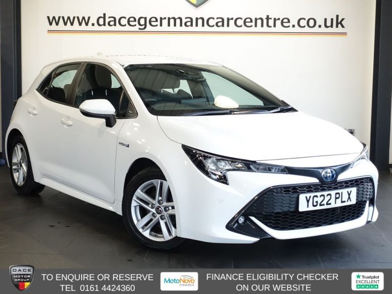 Used 2022 WHITE TOYOTA COROLLA Hatchback 1.8 VVT-h GPF Icon Tech Hatchback 5dr Petrol Hybrid CVT Euro 6 (s/s) (122 ps) PETROL HYBRID (reg. 2022-05-26) (Automatic) for sale in Stockport