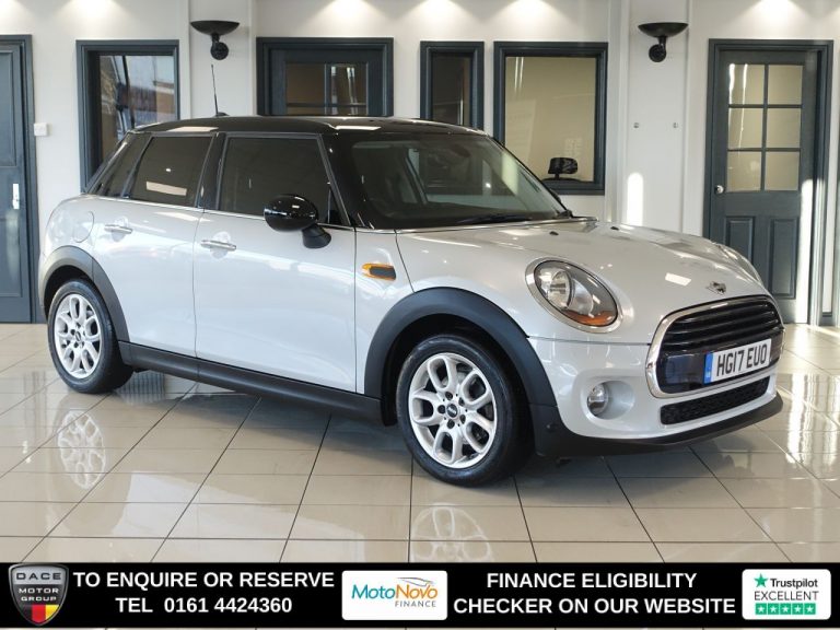 Used 2017 SILVER MINI HATCH Hatchback 1.5 Cooper Hatchback 5dr Petrol Auto Euro 6 (s/s) (136 ps) PETROL (reg. 2017-05-20) (Automatic) for sale in Stockport