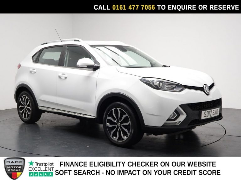 Used 2017 WHITE MG GS SUV 1.5 TGI Exclusive SUV 5dr Petrol DCT Euro 6 (s/s) (160 ps) PETROL (reg. 2017-06-28) (Automatic) for sale in Stockport