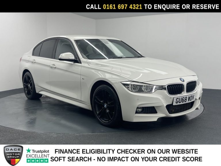 Used 2018 WHITE BMW 3 SERIES Saloon 3.0 330d M Sport Saloon 4dr Diesel Auto xDrive Euro 6 (s/s) (258 ps) DIESEL (reg. 2018-09-19) (Automatic) for sale in Stockport