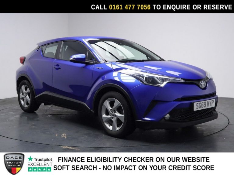 Used 2019 BLUE TOYOTA C-HR SUV 1.8 VVT-h Icon SUV 5dr Petrol Hybrid CVT Euro 6 (s/s) (122 ps) PETROL HYBRID (reg. 2019-09-23) (Automatic) for sale in Stockport