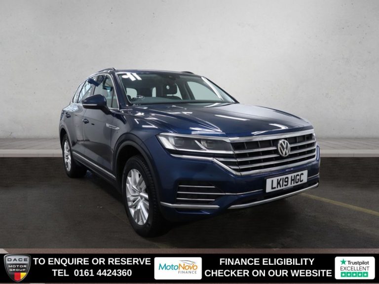 Used 2019 BLUE VOLKSWAGEN TOUAREG SUV 3.0 TDI V6 SEL SUV 5dr Diesel Tiptronic 4Motion Euro 6 (s/s) (286 ps) DIESEL (reg. 2019-03-28) (Automatic) for sale in Stockport