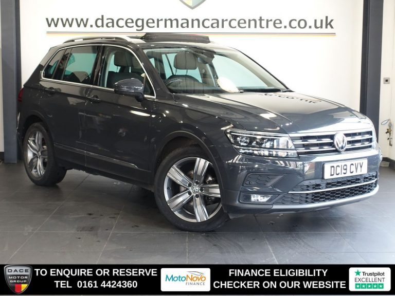 Used 2019 GREY VOLKSWAGEN TIGUAN SUV 2.0 TDI SEL SUV 5dr Diesel DSG Euro 6 (s/s) (150 ps) DIESEL (reg. 2019-06-14) (Automatic) for sale in Stockport