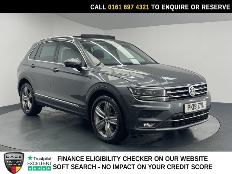 Used 2019 GREY VOLKSWAGEN TIGUAN SUV 2.0 TSI SEL SUV 5dr Petrol DSG 4Motion Euro 6 (s/s) (190 ps) PETROL (reg. 2019-03-29) (Automatic) for sale in Stockport