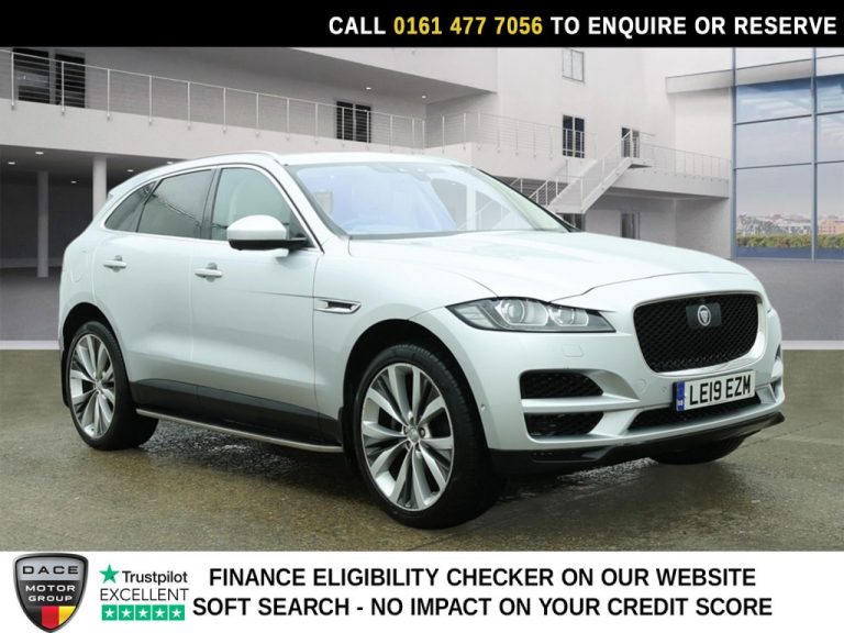 Used 2019 SILVER JAGUAR F-PACE SUV 2.0 P250i Portfolio SUV 5dr Petrol Auto AWD Euro 6 (s/s) (250 ps) PETROL (reg. 2019-08-07) (Automatic) for sale in Stockport