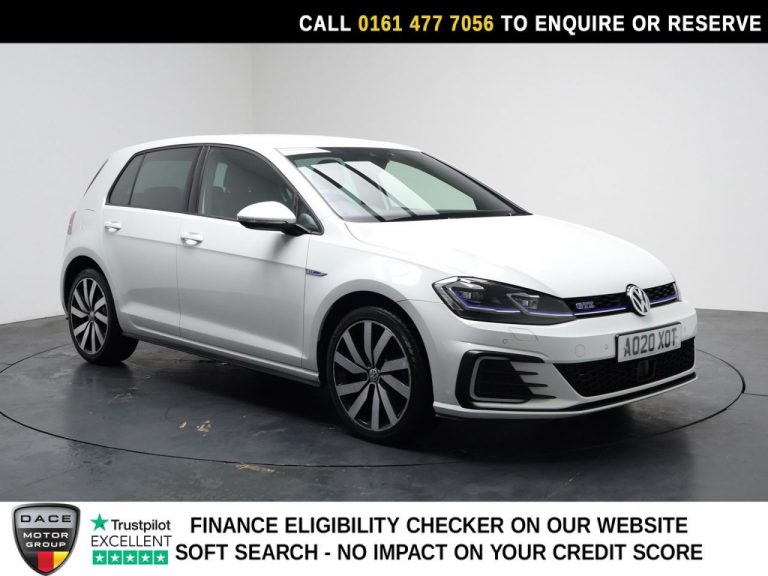 Used 2020 WHITE VOLKSWAGEN GOLF Hatchback 1.4 TSI 8.7kWh GTE Advance Hatchback 5dr Petrol Plug-in Hybrid DSG Euro 6 (s/s) (204 ps) PETROL PLUG-IN HYBRID (reg. 2020-07-31) (Automatic) for sale in Stockport