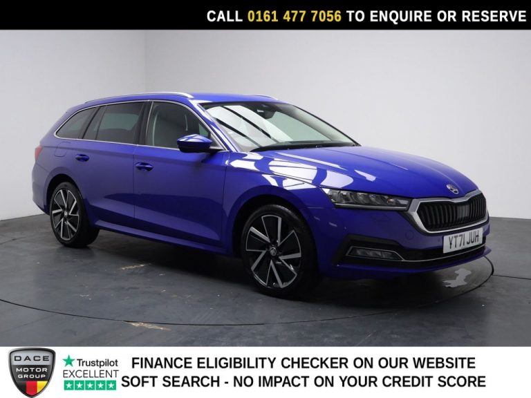 Used 2021 BLUE SKODA OCTAVIA Estate 1.4 TSI iV 13kWh SE L Estate 5dr Petrol Plug-in Hybrid DSG Euro 6 (s/s) (204 ps) PETROL PLUG-IN HYBRID (reg. 2021-12-16) (Automatic) for sale in Stockport