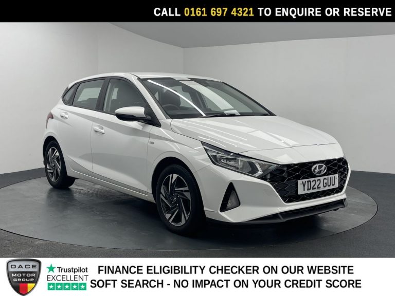 Used 2022 WHITE HYUNDAI I20 Hatchback 1.0 T-GDi MHEV SE Connect Hatchback 5dr Petrol Hybrid DCT Euro 6 (s/s) (100 ps) PETROL HYBRID (reg. 2022-03-19) (Automatic) for sale in Stockport