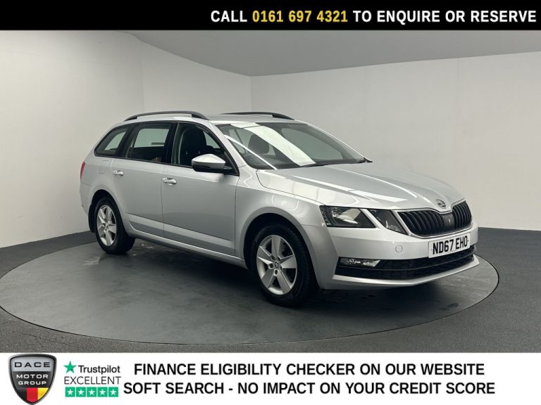 Used 2017 SILVER SKODA OCTAVIA Estate 1.5 TSI ACT SE Estate 5dr Petrol DSG Euro 6 (s/s) (150 ps) PETROL (reg. 2017-12-30) (Automatic) for sale in Stockport