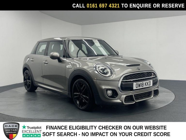Used 2018 SILVER MINI HATCH Hatchback 2.0 Cooper S Hatchback 5dr Petrol Steptronic Euro 6 (s/s) (192 ps) PETROL (reg. 2018-08-04) (Automatic) for sale in Stockport