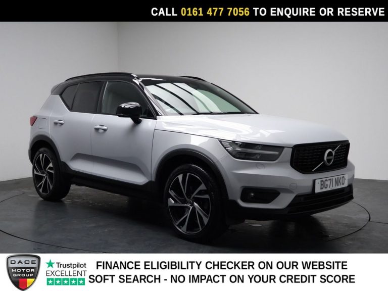 Used 2021 SILVER VOLVO XC40 SUV 2.0 B4 MHEV R-Design Pro SUV 5dr Petrol Hybrid Auto Euro 6 (s/s) (197 ps) PETROL HYBRID (reg. 2021-10-19) (Automatic) for sale in Stockport
