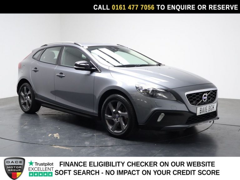 Used 2016 GREY VOLVO V40 CROSS COUNTRY Hatchback 2.0 D2 Lux Hatchback 5dr Diesel Auto Euro 6 (s/s) (120 ps) DIESEL (reg. 2016-06-08) (Automatic) for sale in Stockport