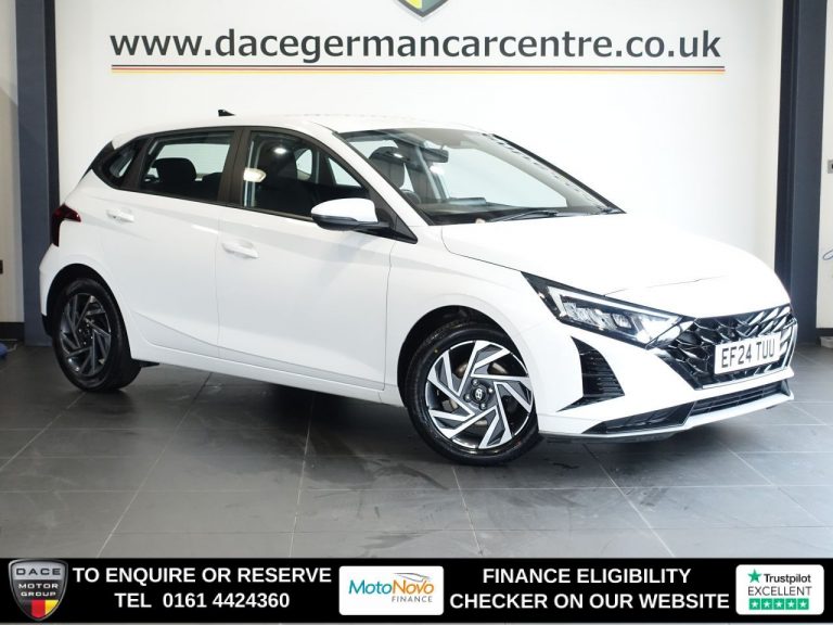 Used 2024 WHITE HYUNDAI I20 Hatchback 1.0 T-GDi Advance Hatchback 5dr Petrol DCT Euro 6 (s/s) (100 ps) PETROL (reg. 2024-05-30) (Automatic) for sale in Stockport