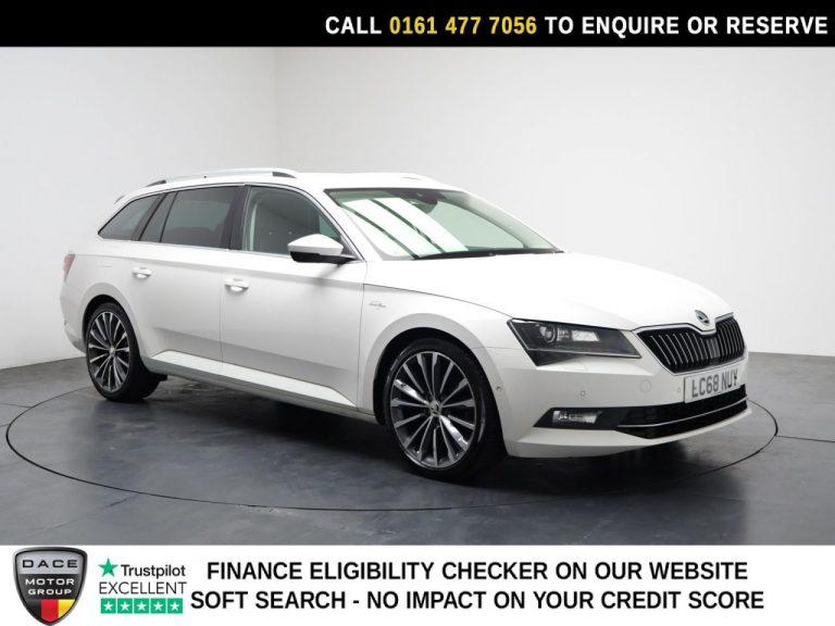 Used 2018 WHITE SKODA SUPERB Estate 2.0 TDI Laurin  and  Klement Estate 5dr Diesel DSG Euro 6 (s/s) (190 ps) DIESEL (reg. 2018-12-31) (Automatic) for sale in Stockport