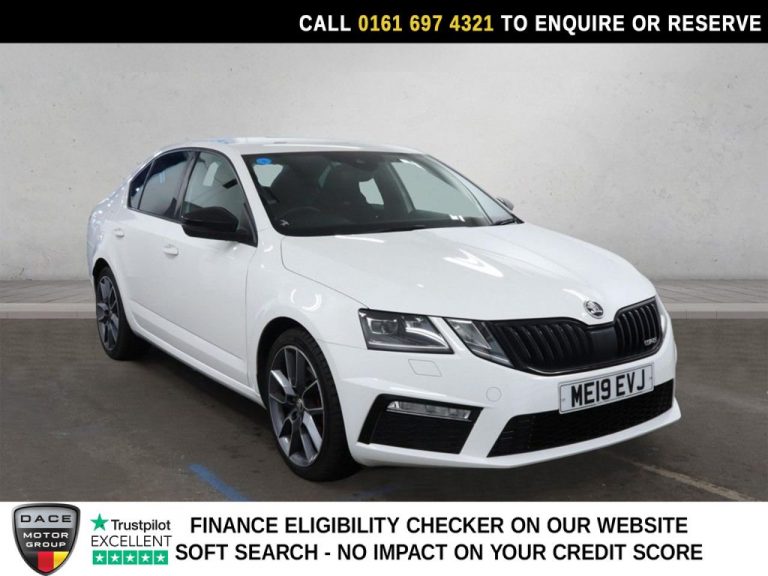 Used 2019 WHITE SKODA OCTAVIA Hatchback 2.0 TDI vRS Hatchback 5dr Diesel DSG 7Spd Euro 6 (s/s) (184 ps) DIESEL (reg. 2019-06-30) (Automatic) for sale in Stockport