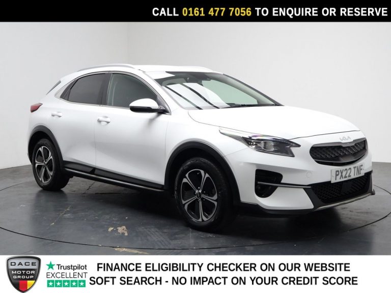 Used 2022 WHITE KIA XCEED SUV 1.6 GDi 8.9kWh 3 SUV 5dr Petrol Plug-in Hybrid DCT Euro 6 (s/s) (139 bhp) PETROL PLUG-IN HYBRID (reg. 2022-04-28) (Automatic) for sale in Stockport
