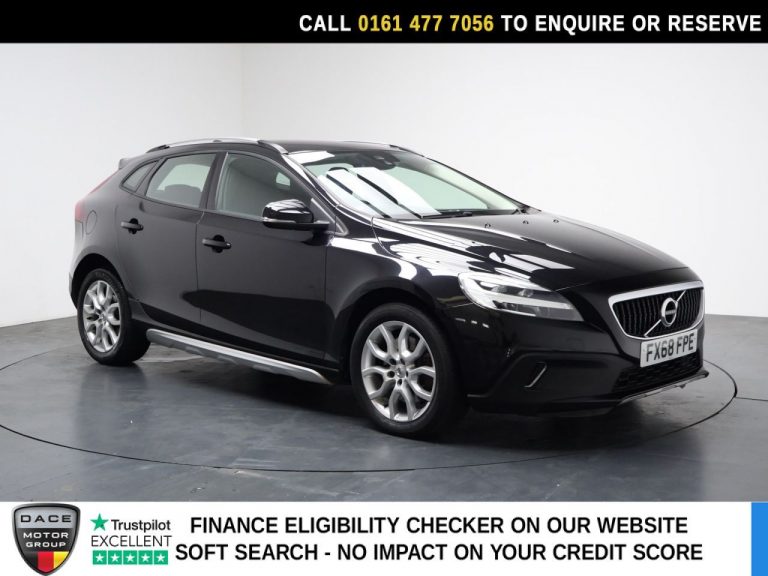 Used 2018 BLACK VOLVO V40 CROSS COUNTRY Hatchback 1.5 T3 GPF Nav Plus Hatchback 5dr Petrol Auto Euro 6 (s/s) (152 ps) PETROL (reg. 2018-10-30) (Automatic) for sale in Stockport