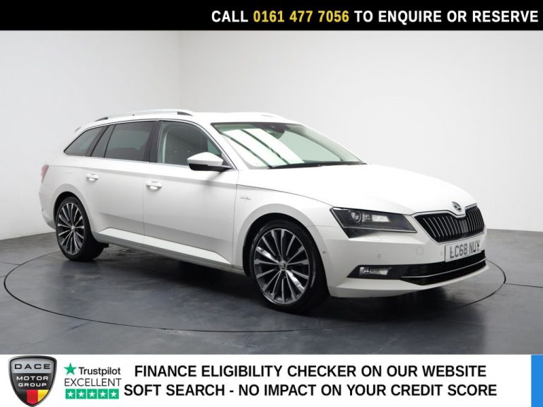 Used 2018 WHITE SKODA SUPERB Estate 2.0 TDI Laurin  and  Klement Estate 5dr Diesel DSG Euro 6 (s/s) (190 ps) DIESEL (reg. 2018-12-31) (Automatic) for sale in Stockport