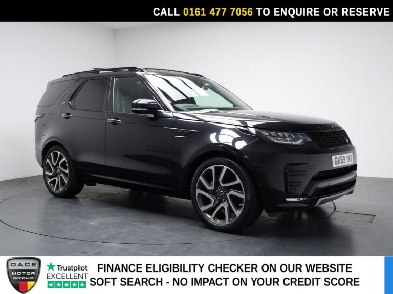 Used 2019 BLACK LAND ROVER DISCOVERY SUV 3.0 SD V6 HSE Luxury SUV 5dr Diesel Auto 4WD Euro 6 (s/s) (306 ps) DIESEL (reg. 2019-10-31) (Automatic) for sale in Stockport