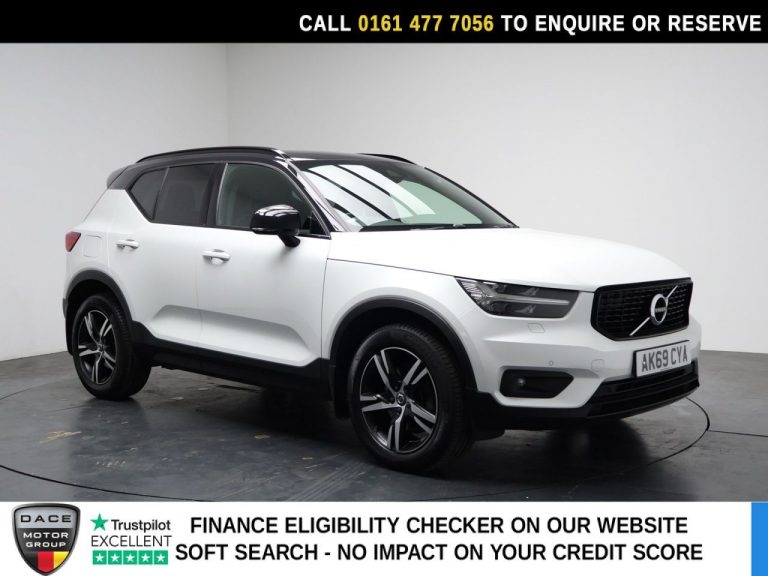 Used 2019 WHITE VOLVO XC40 SUV 2.0 T5 R-Design SUV 5dr Petrol Auto AWD Euro 6 (s/s) (247 ps) PETROL (reg. 2019-10-26) (Automatic) for sale in Stockport