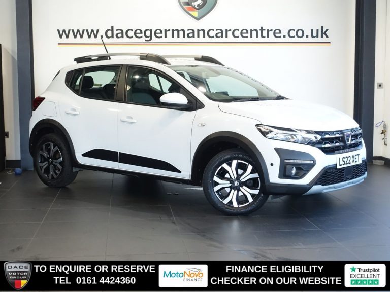 Used 2022 WHITE DACIA SANDERO STEPWAY Hatchback 1.0 TCe Prestige Hatchback 5dr Petrol CVT Euro 6 (s/s) (90 ps) PETROL (reg. 2022-03-30) (Automatic) for sale in Stockport