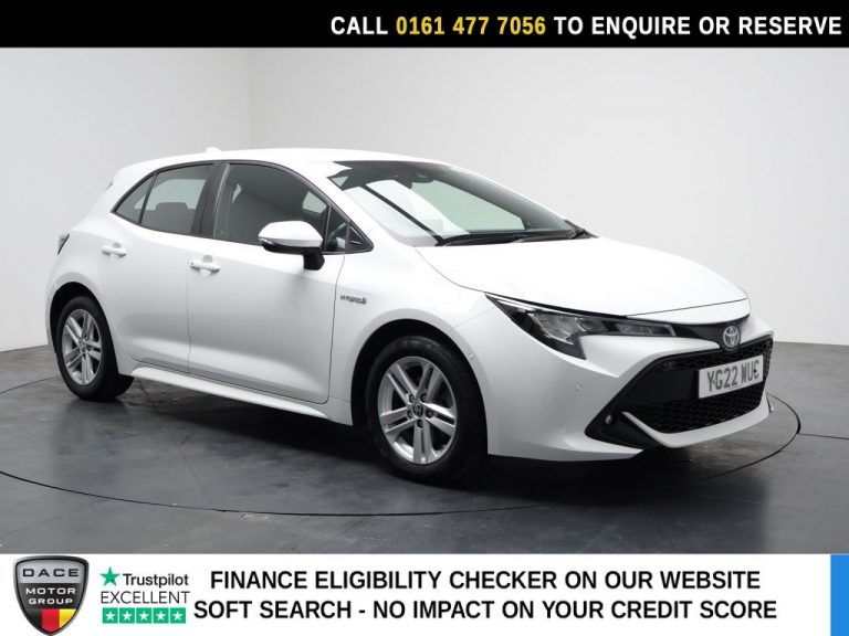 Used 2022 WHITE TOYOTA COROLLA Hatchback 1.8 VVT-h GPF Icon Tech Hatchback 5dr Petrol Hybrid CVT Euro 6 (s/s) (122 ps) PETROL HYBRID (reg. 2022-04-06) (Automatic) for sale in Stockport